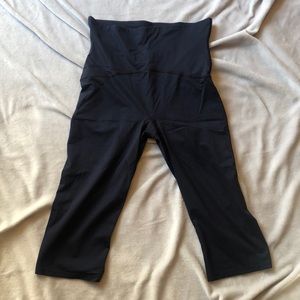 EUC Spanx Cropped Active Leggings Size XL